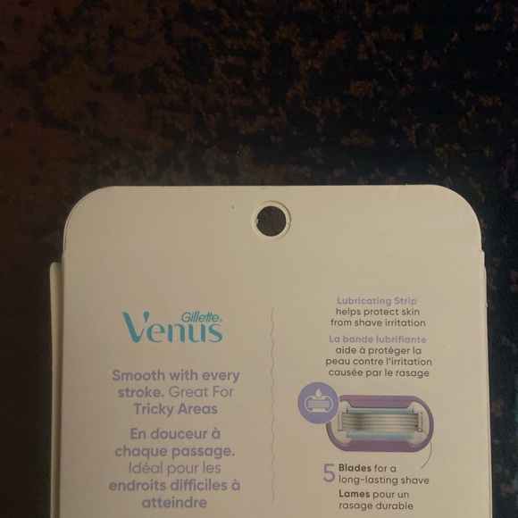 VENUS Contour Razor Cartridges - 2 pk - Picture 5 of 5